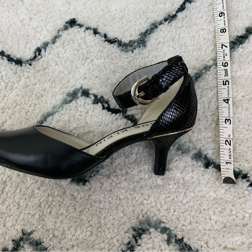 Anne Klein Fayza 2 Black Pointed-Toe Ankle Strap Kitten Heel Pumps - Picture 10 of 14